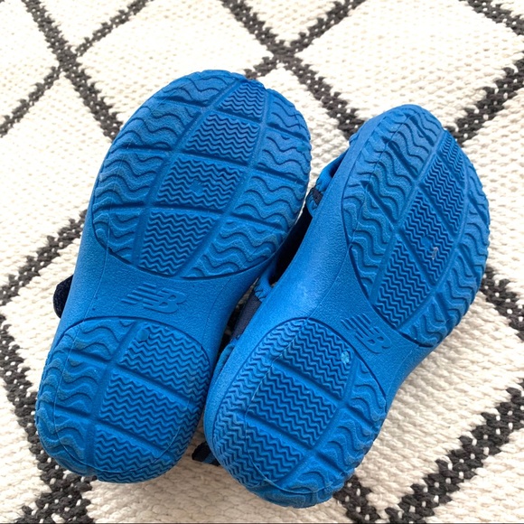 Infant new balance water shoes 6 - Picture 4 of 4